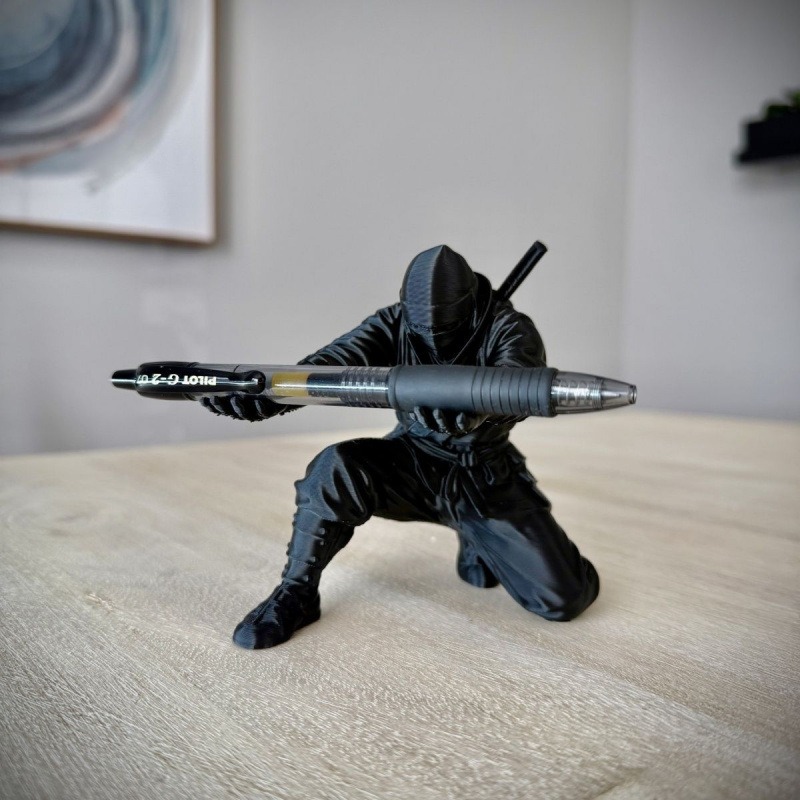 Resin Art Stand - Porte-stylo figurine Ninja imprimé en 3D,