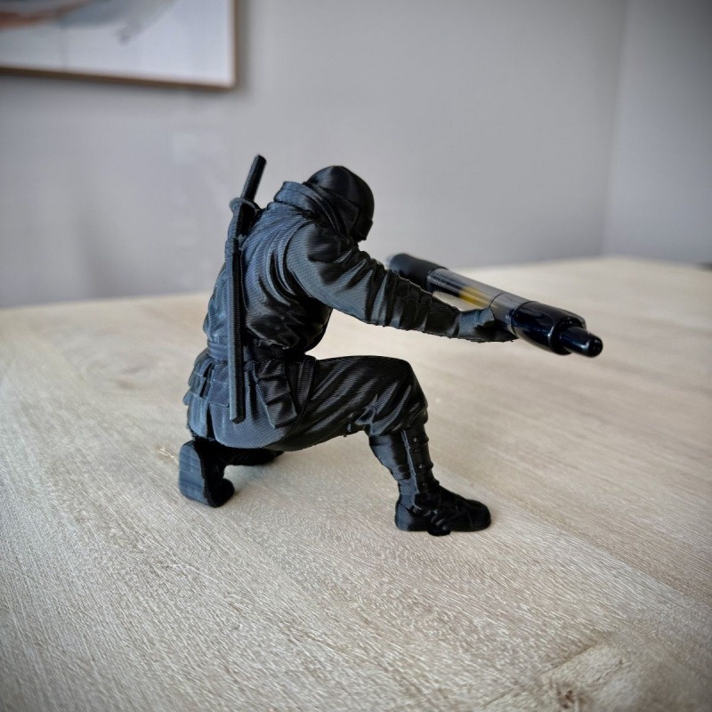 Porte-stylo figurine Ninja imp - Resin Art Stand avis et prix