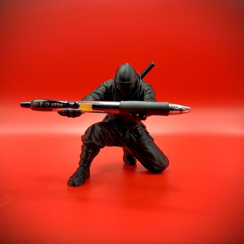 Porte-stylo figurine Ninja imp - Resin Art Stand avis et prix